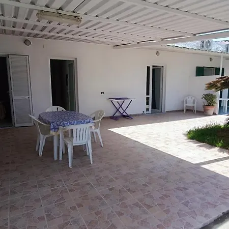 Apartment La Dea Del Mare